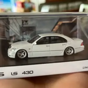 Leuxes LS430 1/64 Scale Black Car Model 7 S34b895b0a9084910b089a254b8961f95V