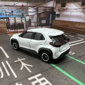 TOMY Yaris Cross GR Sport Diecast Model 7cm 8 S35c32604b0e74f4491e3e38803d12654u
