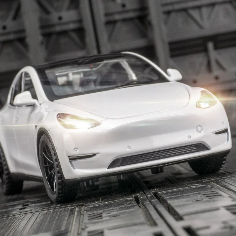 1:32 Scale Alloy Diecast Model Car White 2 1:32 Scale Alloy Diecast Model Car White - Image 2