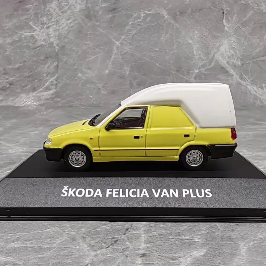 1:43 Scale Skoda Felicia Van Plus Model 4 1:43 Scale Skoda Felicia Van Plus Model - Image 4
