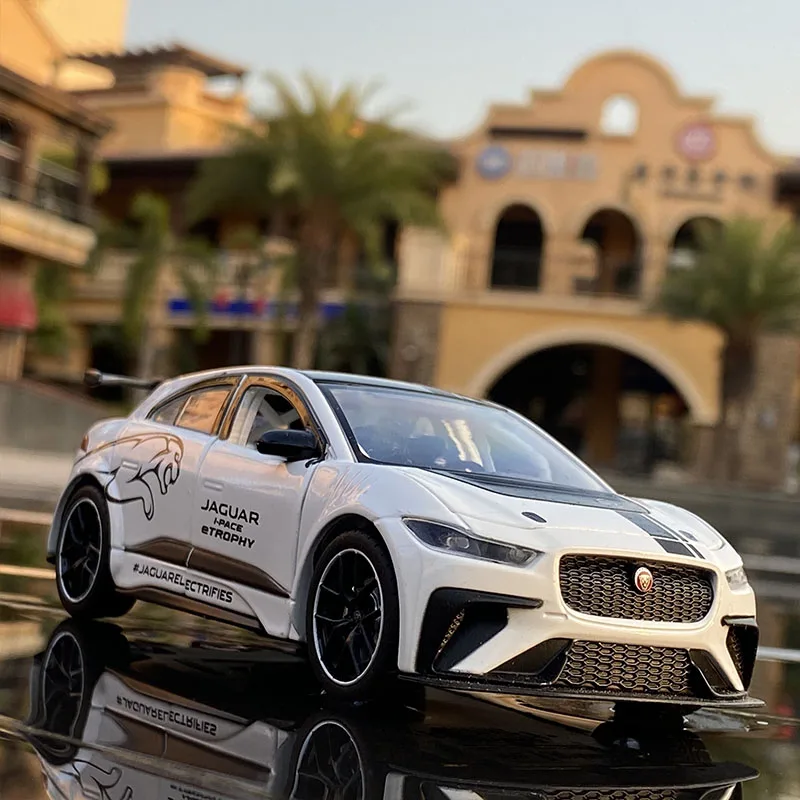 1:32 Jaguar I-PACE Alloy Model Racing Car 3 1:32 Jaguar I-PACE Alloy Model Racing Car - Image 3