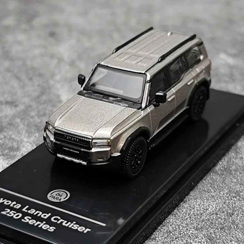 Toyota Land Cruiser Prado LC250 1:64 Diecast Model 4 Toyota Land Cruiser Prado LC250 1:64 Diecast Model - Image 4