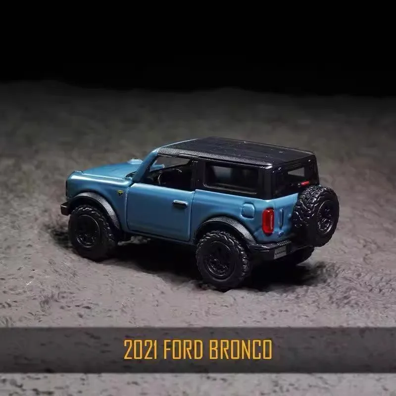 Bburago 1:64 Ford Bronco Diecast Model 3 Bburago 1:64 Ford Bronco Diecast Model - Image 3