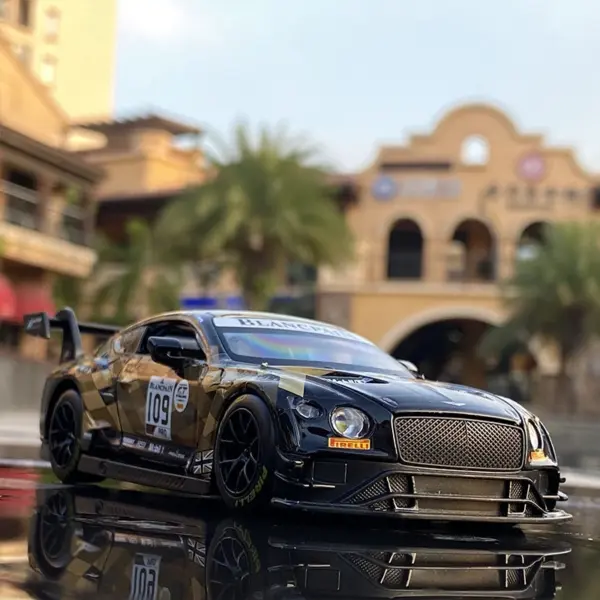 1:32 Scale Bentley Continental GT3 Diecast Model - Image 4