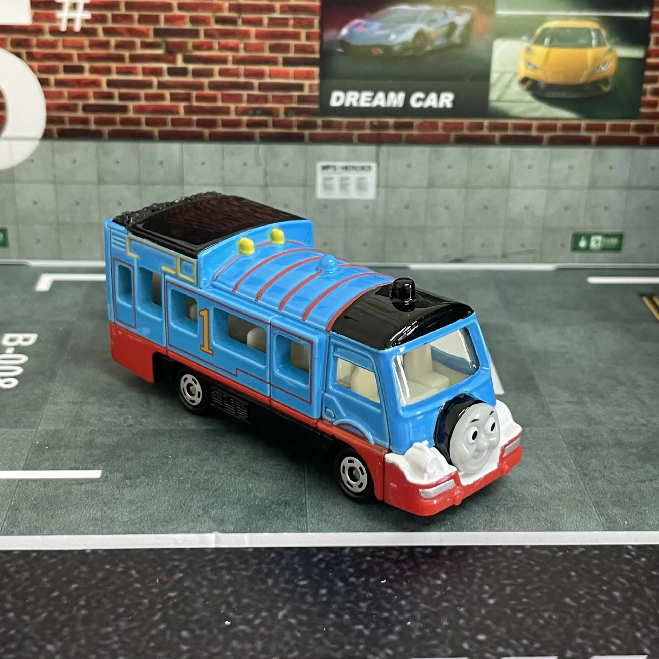Takara Tomy Dream Tomica No.156 Thomas Bus 6 Takara Tomy Dream Tomica No.156 Thomas Bus - Image 6