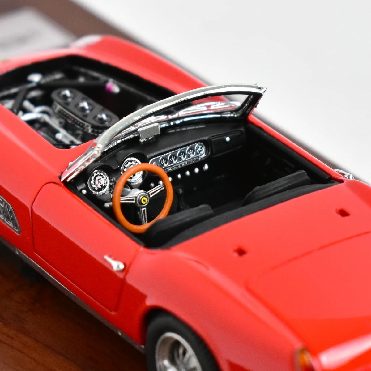 YM 1:64 250 GT California Spider Model Car 5 YM 1:64 250 GT California Spider Model Car - Image 5