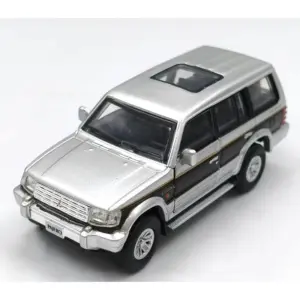 Diecast 1:64 Pajero Off-Road Car Model 12 S3f1425b8fc8a44fbb33646db73ceee16O