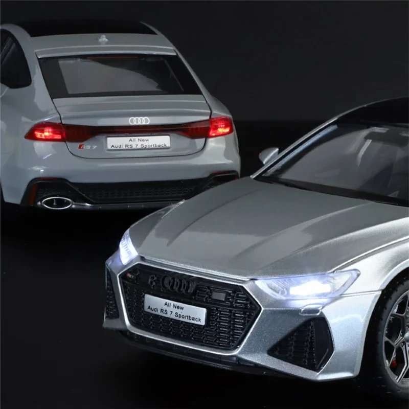 Audi RS7 Coupe Diecast Model 1:24 White 3 Audi RS7 Coupe Diecast Model 1:24 White - Image 3