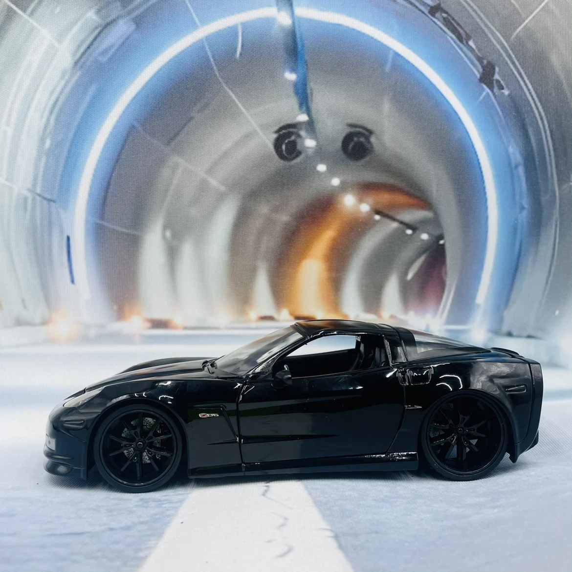 2006 Corvette Z06 1:24 Scale Diecast Model 4 2006 Corvette Z06 1:24 Scale Diecast Model - Image 4