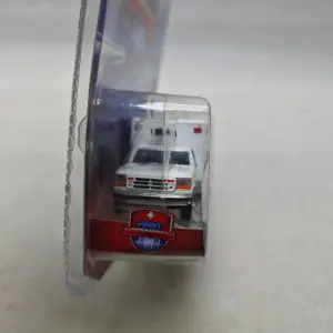 1992 Ford F-350 Ambulance Diecast Model 1:64 8 S4172214d9ad14c698db1d577c98d9e413