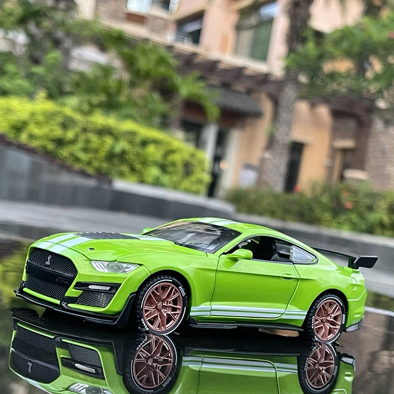 1:32 Ford Mustang Shelby GT500 Green Diecast Model 2 1:32 Ford Mustang Shelby GT500 Green Diecast Model - Image 2
