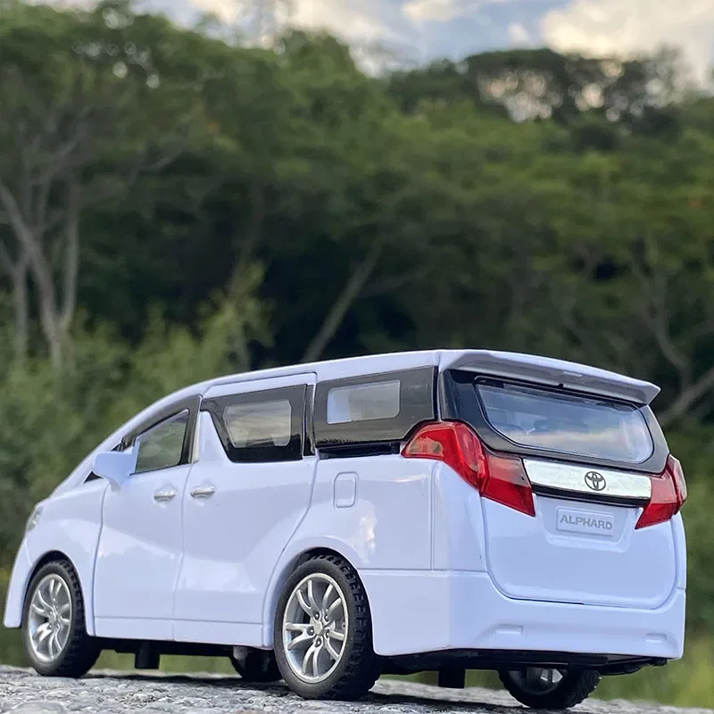 1:32 Scale Diecast Toyota Alphard Model Car 6 1:32 Scale Diecast Toyota Alphard Model Car - Image 6