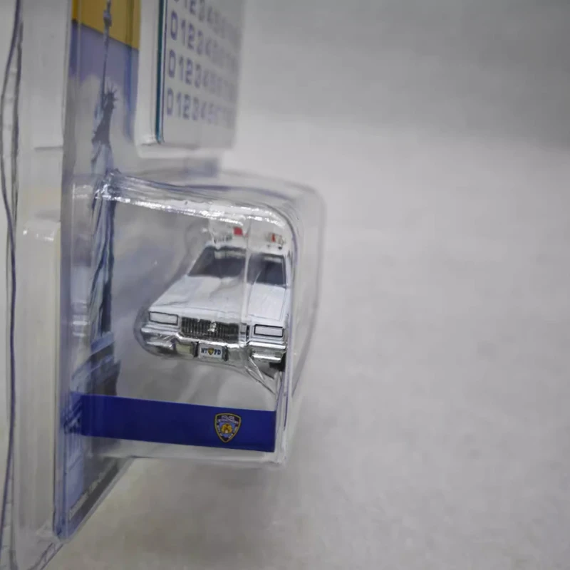 1:64 Scale 1989 Chevrolet Caprice Police Model 3 1:64 Scale 1989 Chevrolet Caprice Police Model - Image 3