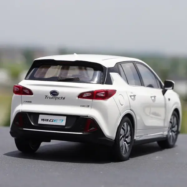 1:18 Scale GAC Trumpchi GE3 Die-Cast Model - Image 3