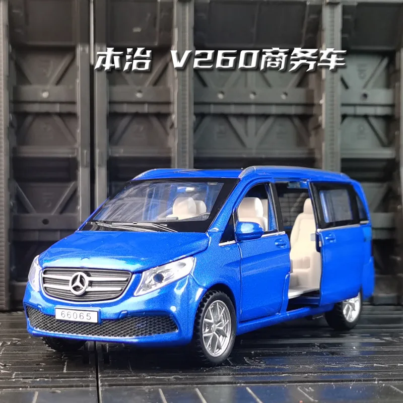 1:32 Scale Mercedes-Benz V260 Diecast Car Set 8 1:32 Scale Mercedes-Benz V260 Diecast Car Set - Image 8