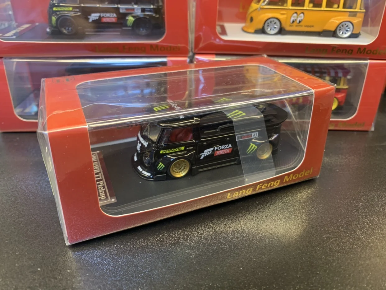 VW T1 Bus Diecast Model in Yellow and White 11 VW T1 Bus Diecast Model in Yellow and White - Image 11