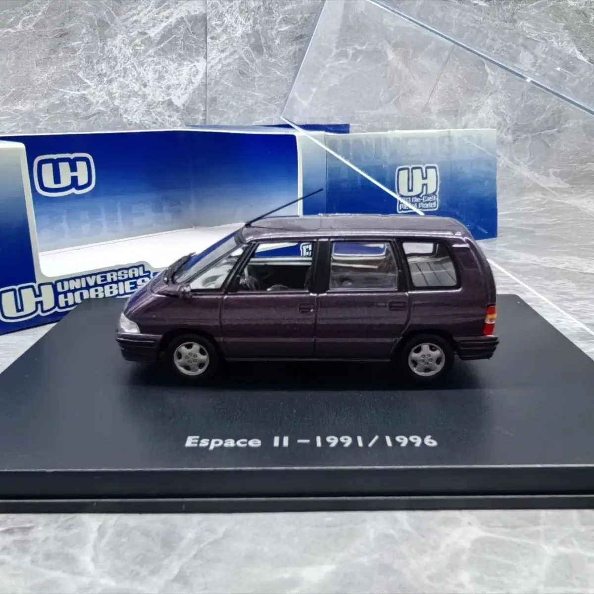1:43 Scale Purple Diecast Renault Espace Model 4 1:43 Scale Purple Diecast Renault Espace Model - Image 4