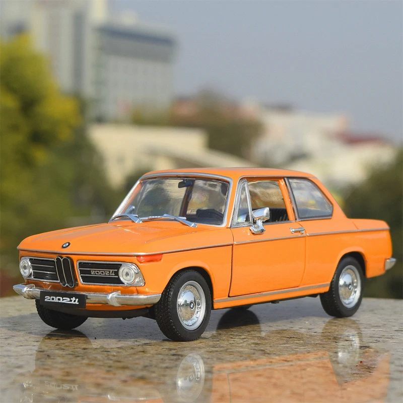WELLY 1:24 BMW 2002Ti Diecast Model 6 WELLY 1:24 BMW 2002Ti Diecast Model - Image 6