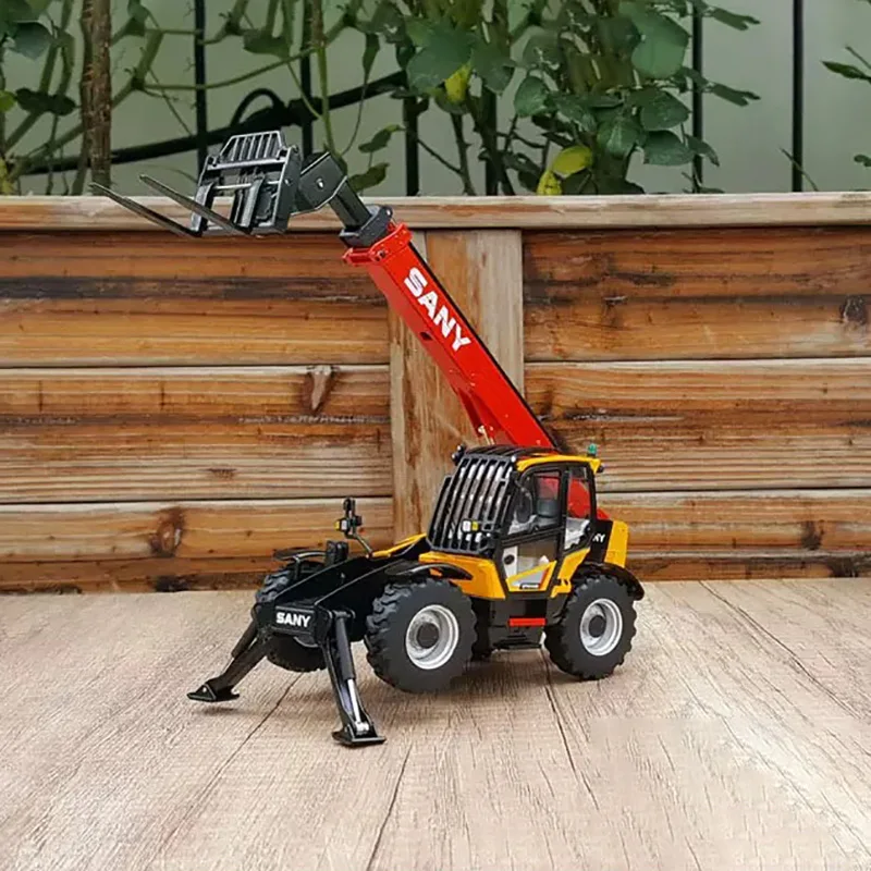 1:35 Scale SANY STH1440 Forklift Loader Model 4 1:35 Scale SANY STH1440 Forklift Loader Model - Image 4
