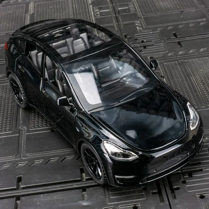 1:32 Scale Alloy Diecast Model Car White 3 1:32 Scale Alloy Diecast Model Car White - Image 3