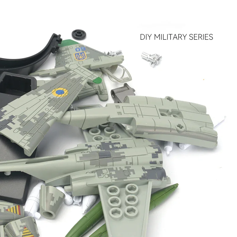 1/72 Scale Su-25 Frogfoot Model Kit 4 1/72 Scale Su-25 Frogfoot Model Kit - Image 4