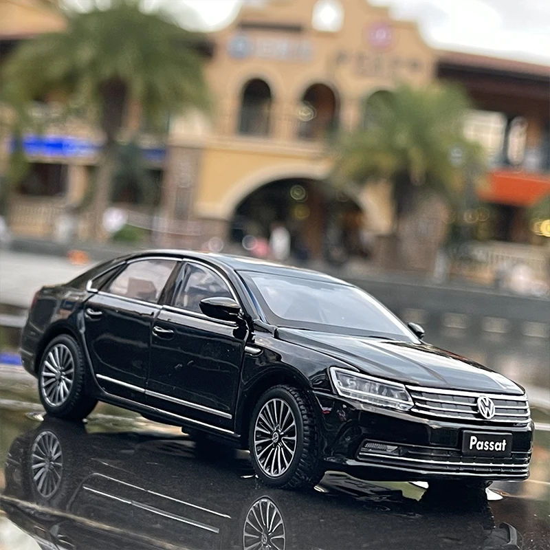 1:32 Volkswagen Passat Diecast Model Car 2 1:32 Volkswagen Passat Diecast Model Car - Image 2