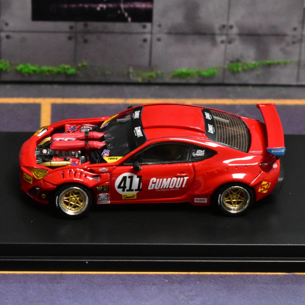 DCM 1:64 Diecast Model Car Set 2 DCM 1:64 Diecast Model Car Set - Image 2