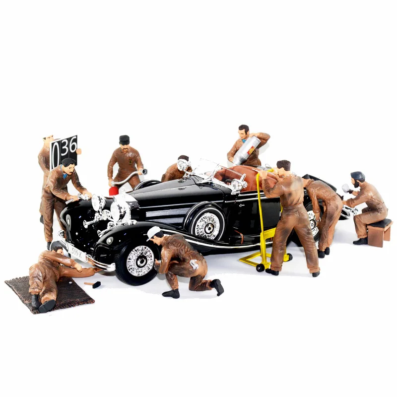 Car Scene Miniature Repairman Figure 1:18 Scale 4 Car Scene Miniature Repairman Figure 1:18 Scale - Image 4