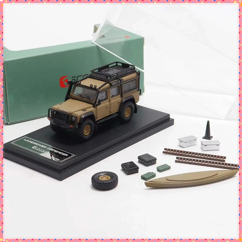 1:64 Scale Land Rover Defender 110 Model with Accessories 3 1:64 Scale Land Rover Defender 110 Model with Accessories - Image 3