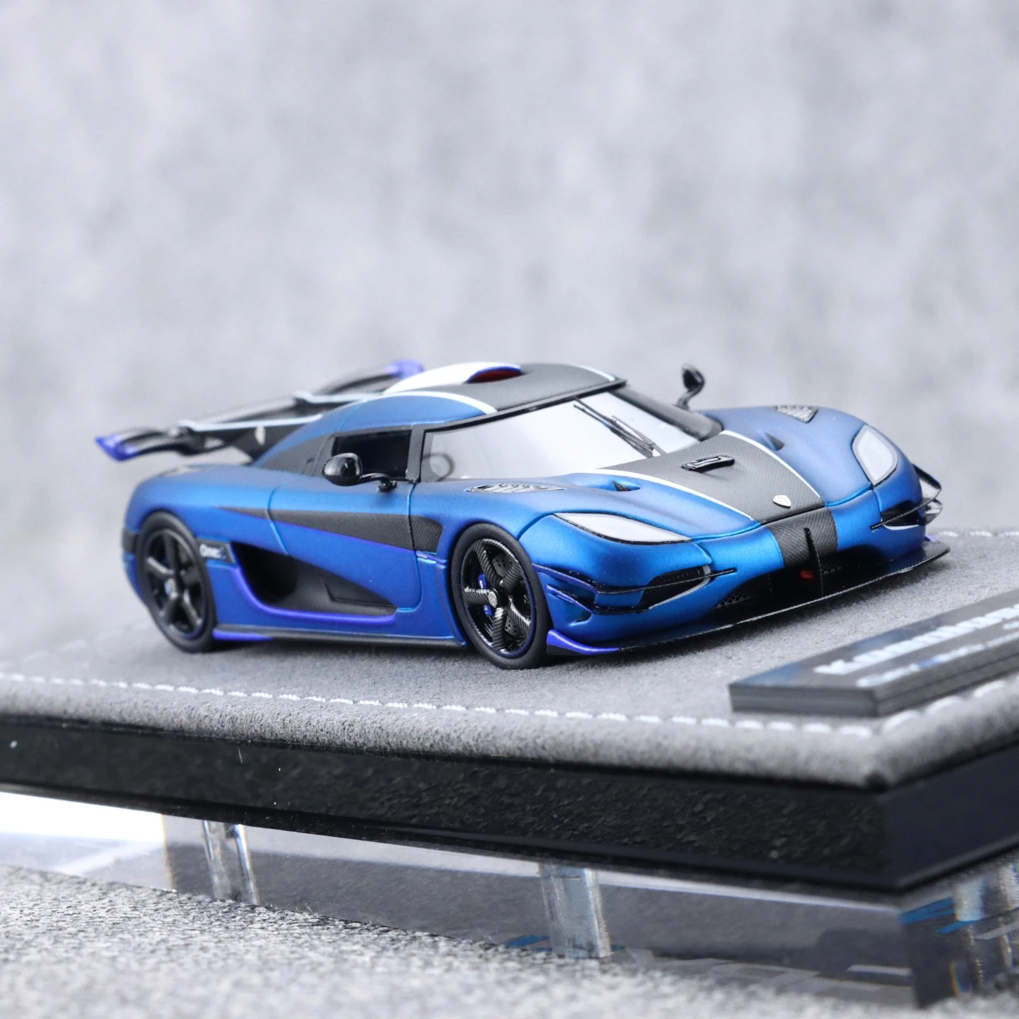 1:64 Koenigsegg One:1 Model by TOMICA 9 1:64 Koenigsegg One:1 Model by TOMICA - Image 9