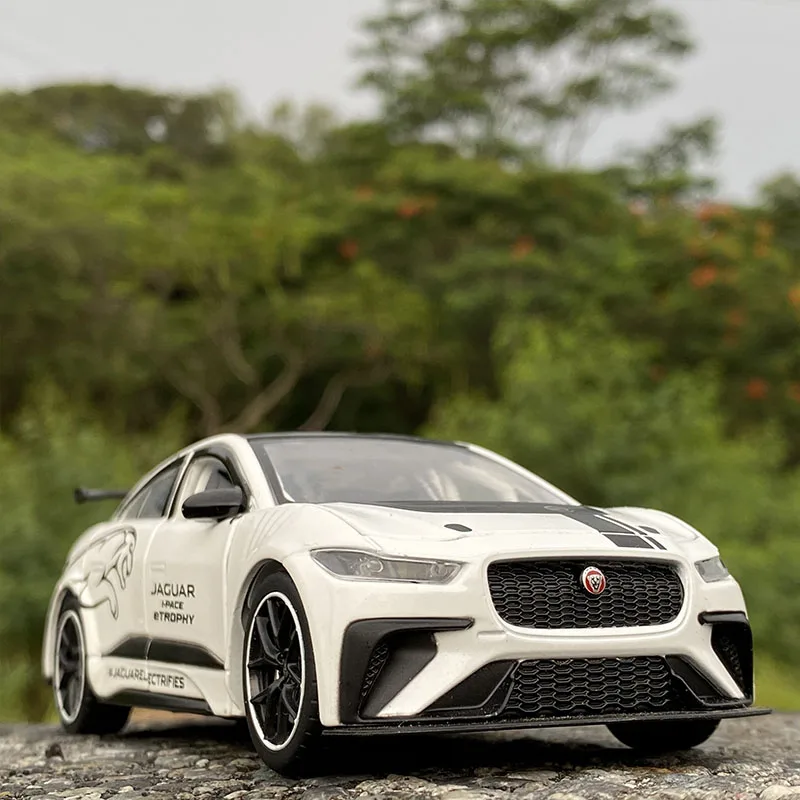 1:32 Jaguar I-PACE Alloy Model Racing Car 6 1:32 Jaguar I-PACE Alloy Model Racing Car - Image 6