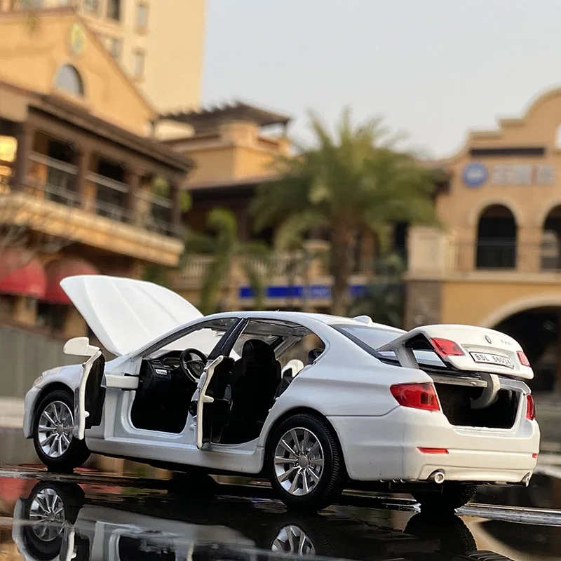 1:32 BMW 535i Diecast Model Car Black 6 1:32 BMW 535i Diecast Model Car Black - Image 6