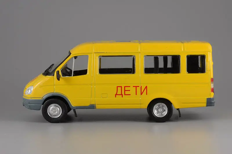 DeAGOSTINI GAZ-322121 School Bus Diecast Model 6 DeAGOSTINI GAZ-322121 School Bus Diecast Model - Image 6