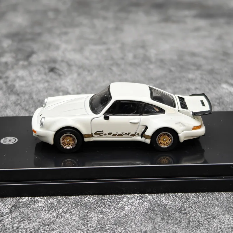 1:64 Scale 1974 Porsche 911 Carrera RSR Model 2 1:64 Scale 1974 Porsche 911 Carrera RSR Model - Image 2