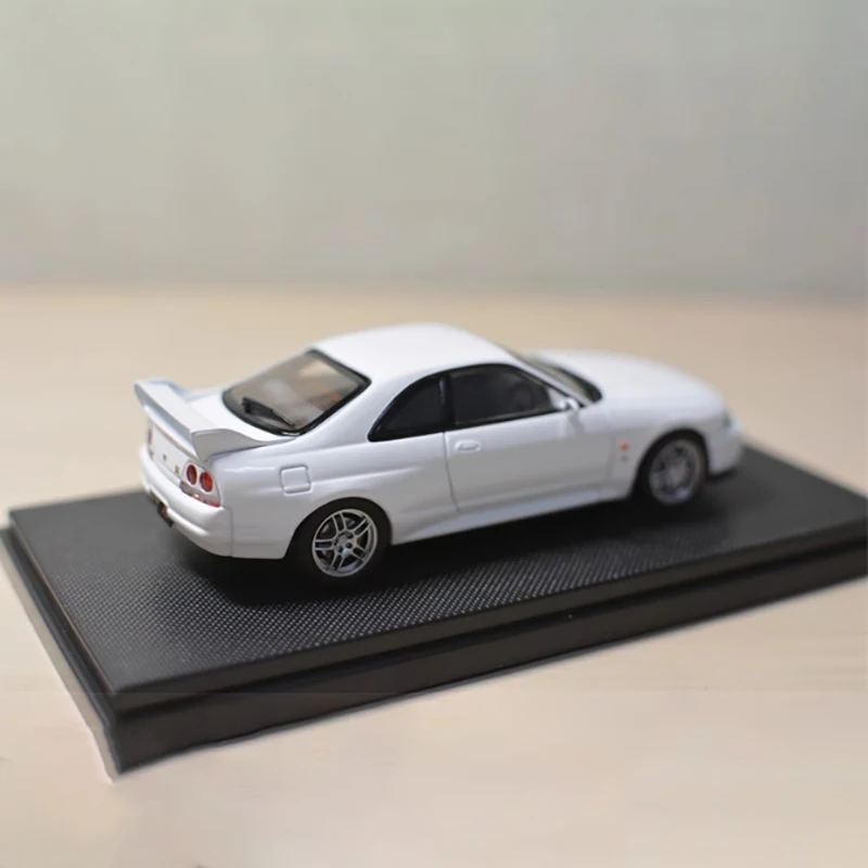 Ebbro 1:43 Scale Nissan Skyline GT-R R33 V-Spec 5 Ebbro 1:43 Scale Nissan Skyline GT-R R33 V-Spec - Image 5