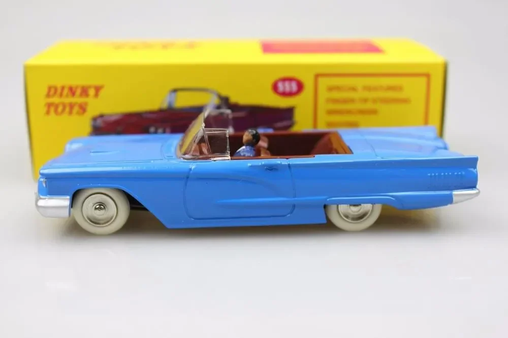 1:43 Scale Ford Thunderbird Diecast Model Car 4 1:43 Scale Ford Thunderbird Diecast Model Car - Image 4