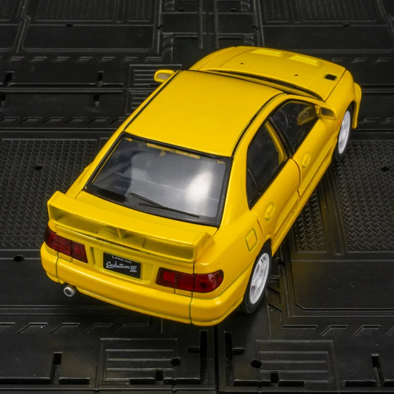 1:32 Scale Yellow Diecast Mitsubishi Lancer Evo III 3 1:32 Scale Yellow Diecast Mitsubishi Lancer Evo III - Image 3