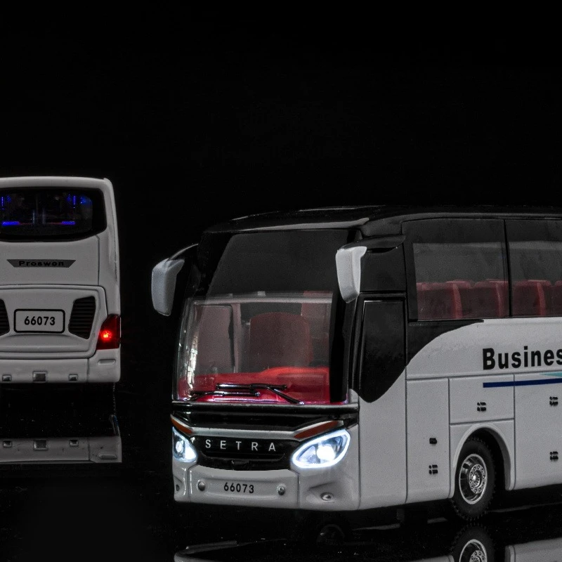 SETRA Luxury Bus 1/32 Scale Diecast Model 2 SETRA Luxury Bus 1/32 Scale Diecast Model - Image 2