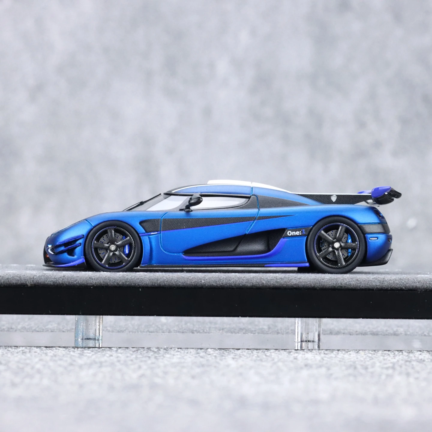 1:64 Koenigsegg One:1 Model by TOMICA 5 1:64 Koenigsegg One:1 Model by TOMICA - Image 5