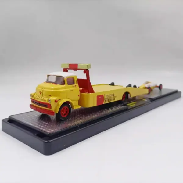 M2 Machines 1:64 Scale Truck Trailer Model - Image 5
