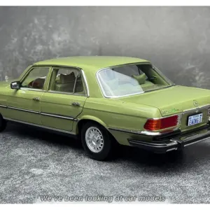 Mercedes-Benz 450 SEL 1/18 Diecast Model 33 S5cc2111b5a0e4008952dc861f485778e3