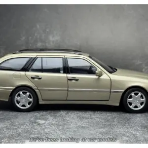 1/18 Scale Benz C-Class T-Model Diecast Model 28 S5e6209a6f83248e783f13bed9f1c9ed6t