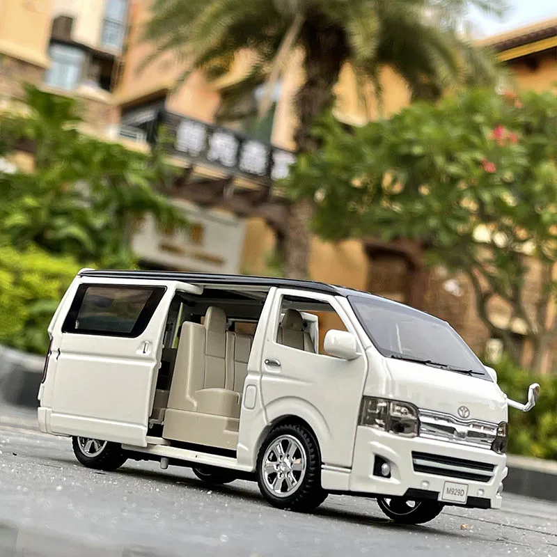 1:32 Toyota Hiace MPV Diecast Model Car 4 1:32 Toyota Hiace MPV Diecast Model Car - Image 4