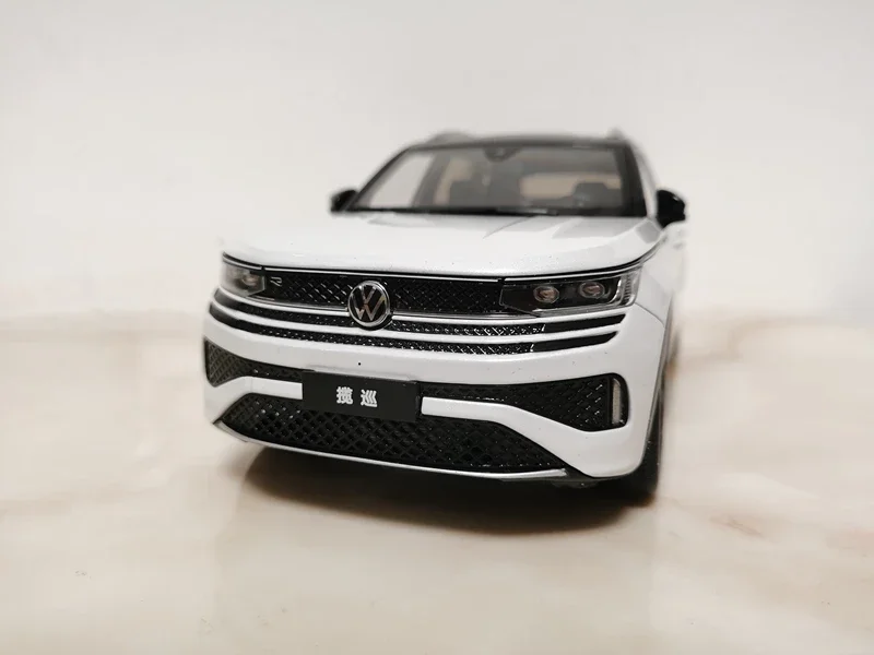 1:18 Faw Volkswagen Touche Diecast Model SUV 8 1:18 Faw Volkswagen Touche Diecast Model SUV - Image 8
