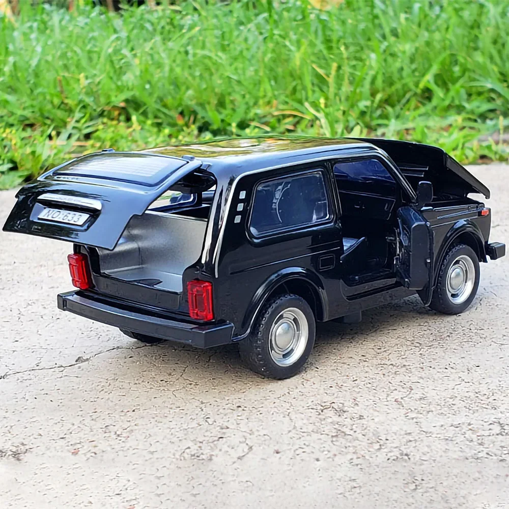 1:32 Scale Lada Niva VAZ-2121 Diecast Model 4 1:32 Scale Lada Niva VAZ-2121 Diecast Model - Image 4