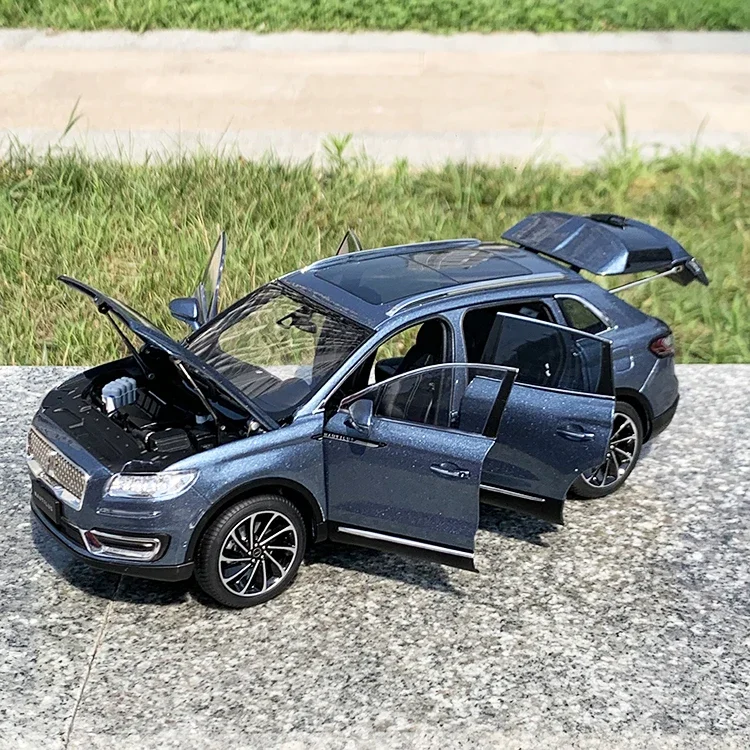 1/18 Lincoln Nautilus SUV Glossy Blue Model 2 1/18 Lincoln Nautilus SUV Glossy Blue Model - Image 2