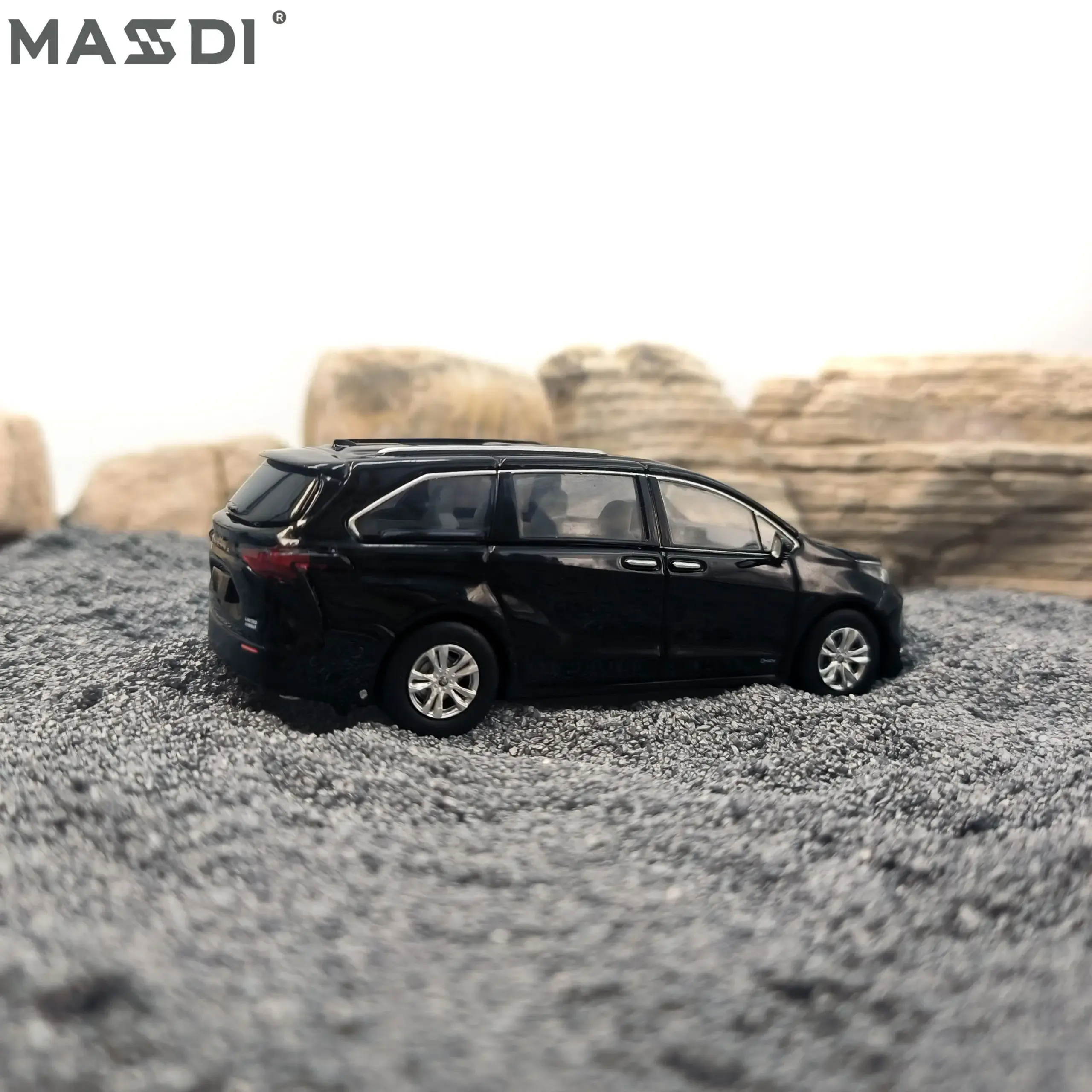 1:64 Toyota Xena 2023 Die-Cast Model Car 4 1:64 Toyota Xena 2023 Die-Cast Model Car - Image 4