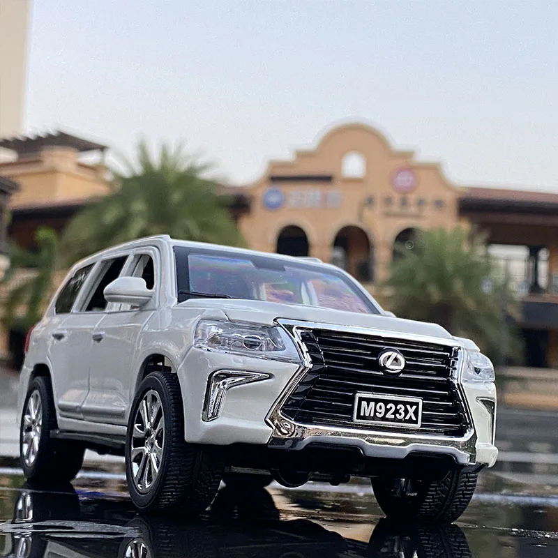 1:24 Lexus LX570 White Diecast Car Model 6 1:24 Lexus LX570 White Diecast Car Model - Image 6