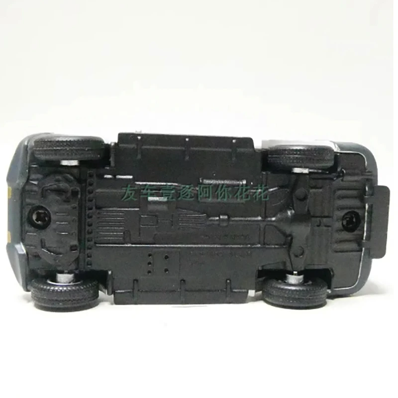 1/64 Scale Pajero 2003 Police Alloy Model Car 6 1/64 Scale Pajero 2003 Police Alloy Model Car - Image 6