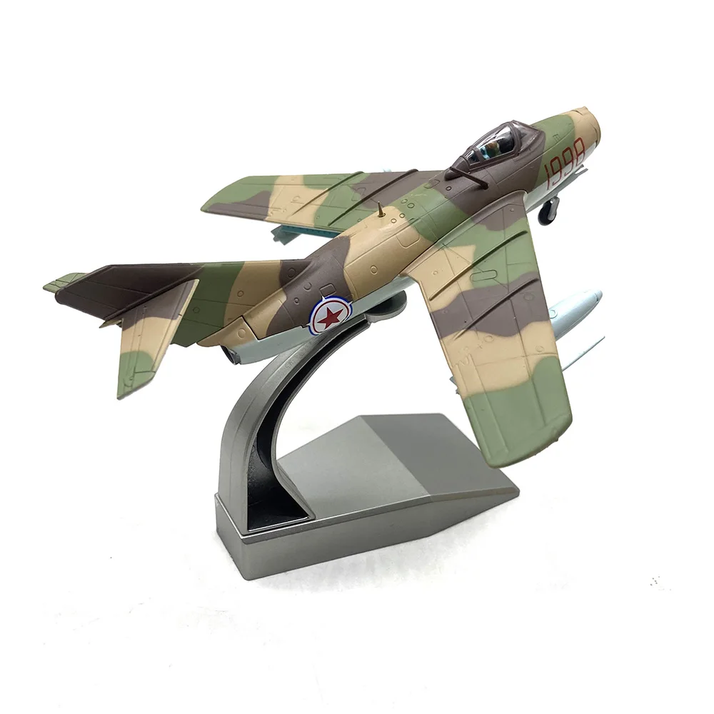 MiG-15 1:72 Scale Model Aircraft Collectible 5 MiG-15 1:72 Scale Model Aircraft Collectible - Image 5
